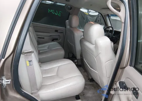 2004 Chevrolet Tahoe Lt z USA, uszkodzony, nr VIN 1GNEC13Z44R201177